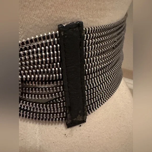 Unique Silver Zipper Belt - Picture 6 of 8